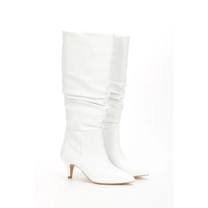 Kadın Beyaz Büzgü Detaylı İnce Topuklu Dizaltı Çizme