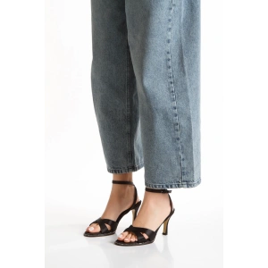 Kadın Siyah Saten Taşlı Biyeli Abiye Ayakkabı