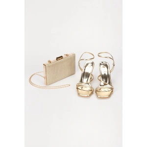 Kadın Yazlık Altın Suni Deri Topuklu Ayakkabı Ve Çanta Takımı