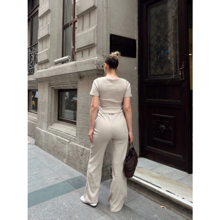 Düğme yakalı bej alt üst takım s3943