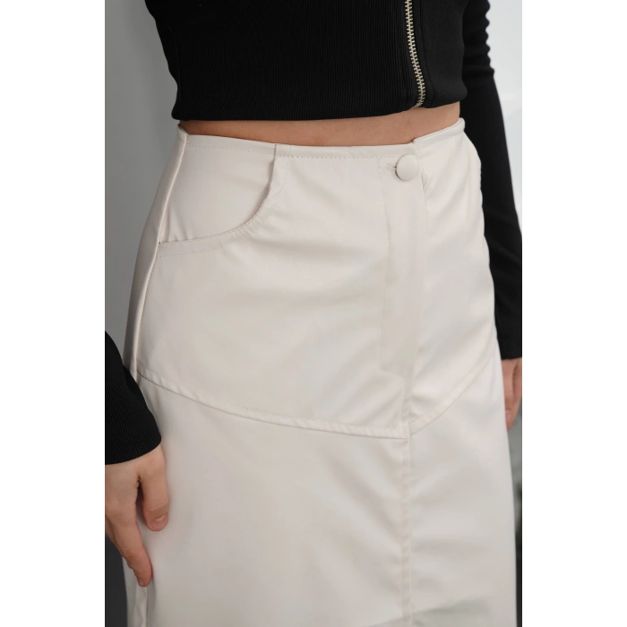 Yırtmaçlı uzun deri etek krem