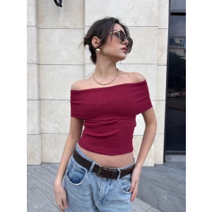 Madonna yaka sıfır kol bluz