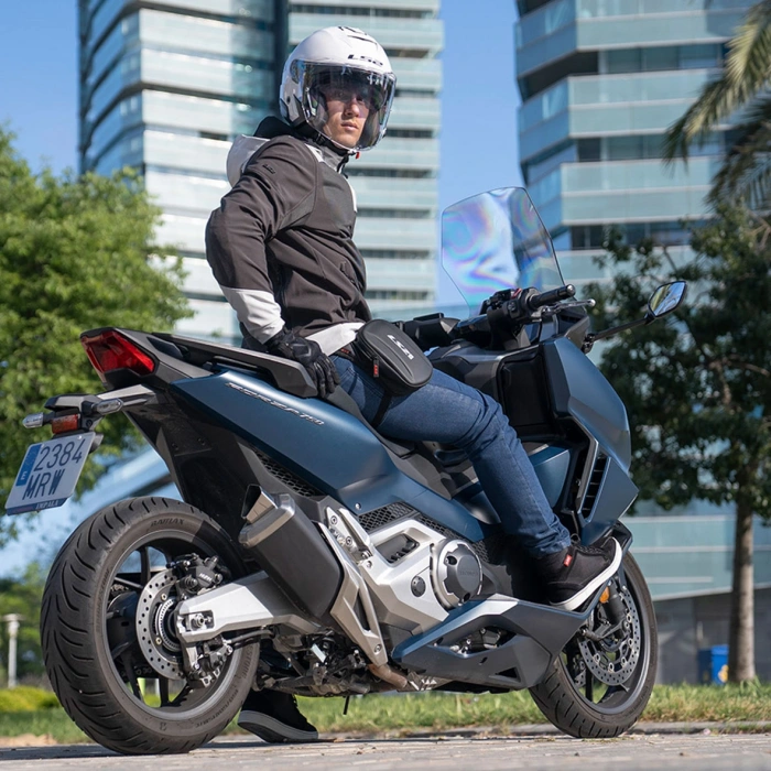 LS2 SHIELD 2.5L BACAK ÇANTASI