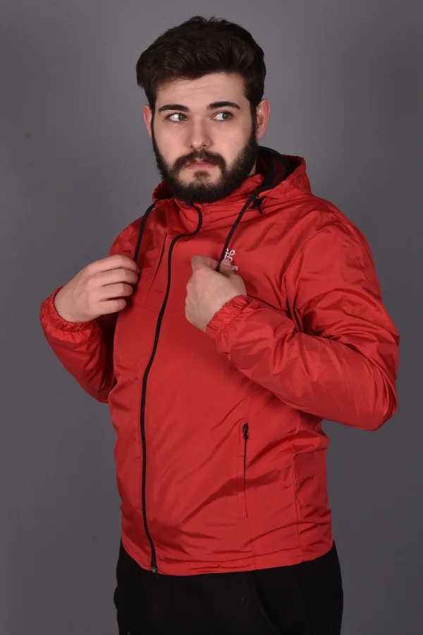 Kırmızı Fermuarlı ve Cepli İç Astarlı Yağmurluk