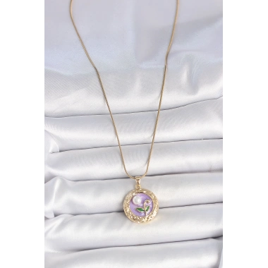 316L Çelik Gold Renk Zincir Mor Çiçek İşlemeli İnci Detay Potre Model Kadın Kolye
