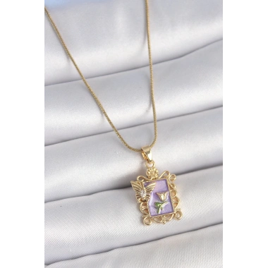 316L Çelik Gold Renk Zincir Mor Mineli Çiçek İşlemeli Zirkon Taşlı Kelebek Detay Portre Model Kadın Kolye