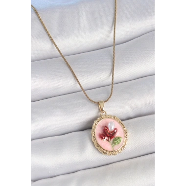 316L Çelik Gold Renk Zincir Pembe Mineli İncili Çiçek İşlemeli Portre Model Kadın Kolye