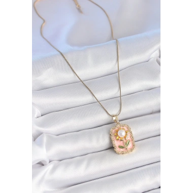 316L Çelik Gold Renk Zincir Pembe Mineli İncli Papatya Model Portre Model Kadın Kolye