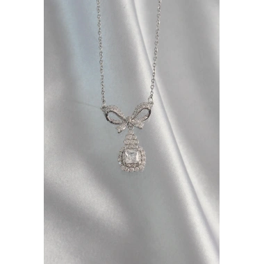 316L Çelik Gümüş Renk Fiyonk Detay Zirkon Taşlı Tektaş Kolye