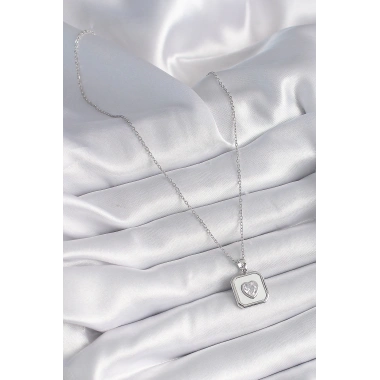 316L Çelik Gümüş Renk Kare Madalyon Kalp Zirkon Taş İşleme Kadın Kolye