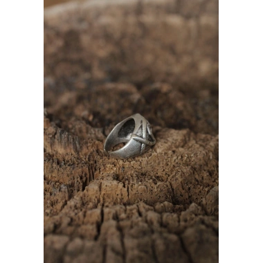 Ayarlanabilir Kuru Kafa Tasarımlı Erkek Yüzük