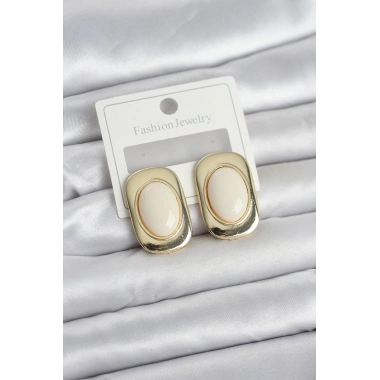 Beyaz Renk Kare Model Vintage Kadın Küpe