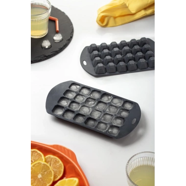 Büyük Antrasit Piramit Buz Kalıbı (13*24*2 cm)