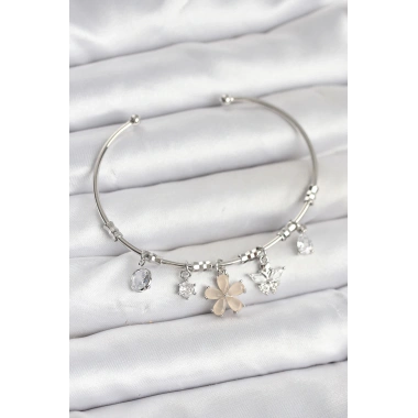 Çiçek ve Kelebek Charmlı Gümüş Renk Pirinç Kadın Bileklik