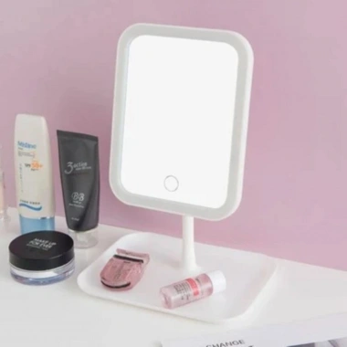 Dokunmatik LED Işıklı Kare Makyaj Aynası – Altı Organizer Kaseli, Ayarlanabilir Aydınlatmalı Masaüstü Makyaj ve Cilt Bakım Aynası (5468)