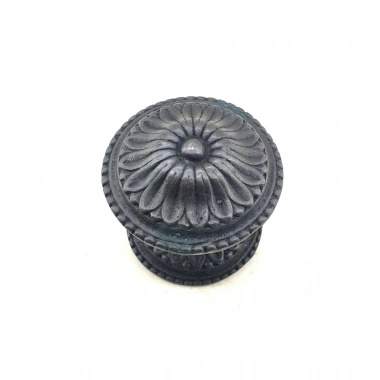 Eco Lounge Antika Tarz Dekoratif Pirinç Papatya Kapı Babası - 73mm, Oksit