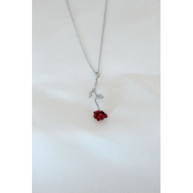 Gümüş Kaplama Kırmızı Gül Figürlü Kadın Kolye