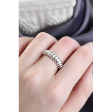 Gümüş Renk Ayarlamalı Burgu Kadın Yüzük