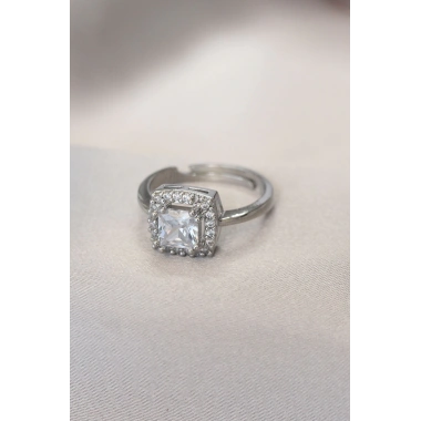 Gümüş Renk Baget ve Zirkon Taşlı Kare Yüzük