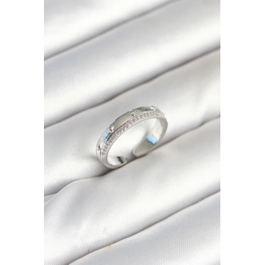 Gümüş Renk Şerit Zirkon Taşlı Kadın Yüzük