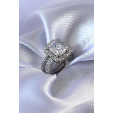 Gümüş Renk Zirkon Taşlı Kadın Yüzük