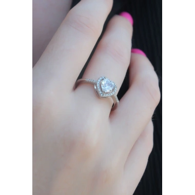 Gümüş Renk Zirkon Taşlı Kalp Model Charm Pirinç Kadın Yüzük