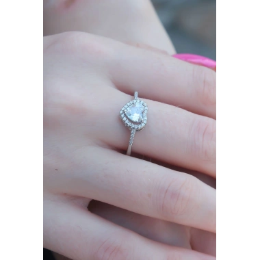 Gümüş Renk Zirkon Taşlı Kalp Model Charm Pirinç Kadın Yüzük