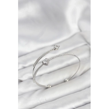 Kalp Model Pirinç Gümüş Renk Kadın Bileklik