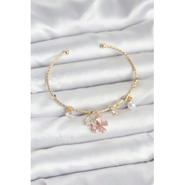 Pembe Kelebek Charmlı Gold Renk Kadın Bileklik