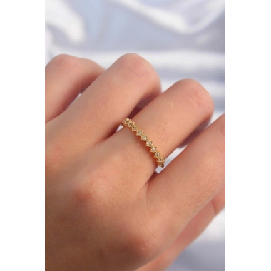 Pirinç Altın Renk Minimal Sıralı Zirkon Taşlı Ayarlanabilir Yüzük