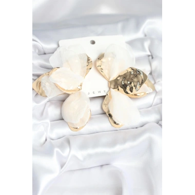 Pirinç Gold Renk Beyaz Tüllü Lotus Kadın Küpe