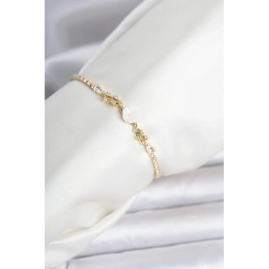 Pirinç Gold Renk Çiçek Model Su Yolu Kadın Bileklik
