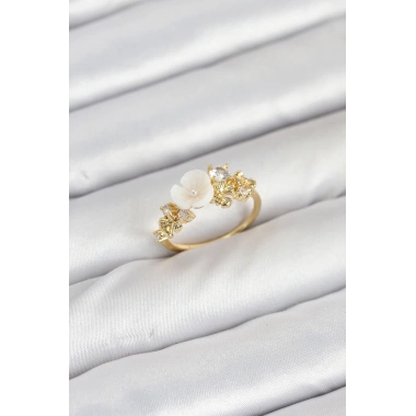 Pirinç Gold Renk Çiçek Model Zirkon Taşlı Kadın Yüzük