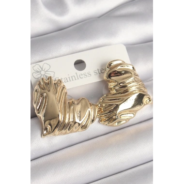 Pirinç Gold Renk İşlemeli Kalp Model Kadın Küpe