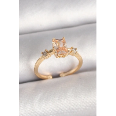 Pirinç Gold Renk Kare Zirkon Taş Model Kadın Yüzük
