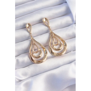 Pirinç Gold Renk Kıvrımlı Damla Görünüm Sallantılı Küpe