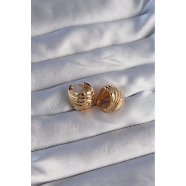 Pirinç Gold Renk Tırtıklı Minimal Bombeli Tasarım Küpe