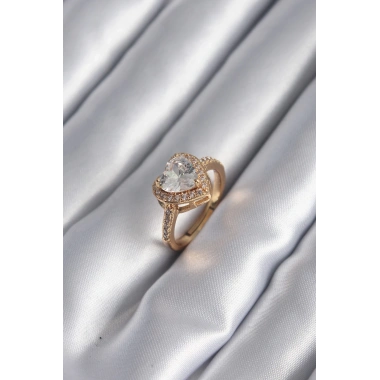 Pirinç Gold Renk Zirkon Taşlı Kalp Charm Model Kadın Yüzük