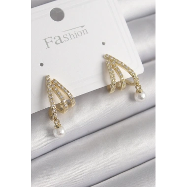 Pirinç Gold Renk Zirkon Taşlı Pençe Model İnci Detay Kadın Küpe