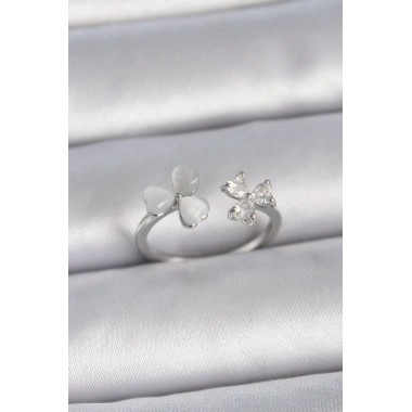 Pirinç Gümüş Renk Ayarlanabilir Zirkon Taşlı Beyaz Mineli Kalp Model Kadın Yüzük