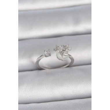 Pirinç Gümüş Renk Ayarlanabilir Zirkon Taşlı Yıldız Model Kadın Yüzük