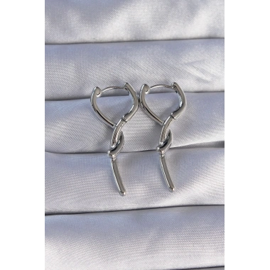 Pirinç Gümüş Renk Sarmal Çubuk Tasarımlı Uzun Küpe