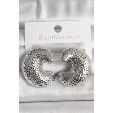 Pirinç Gümüş Renk Yılan Sırtı İşlemeli Yarım Halka Model Kadın Küpe