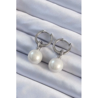 Pirinç Gümüş Renk Zirkon Taş Kaplama İnci Tasarımlı Kadın Küpe