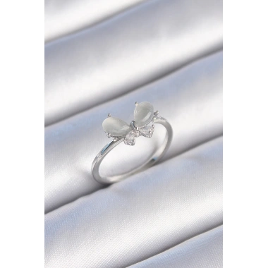 Pirinç Gümüş Renk Zirkon Taşlı Beyaz Mineli Kelebek Model Kadın Yüzük