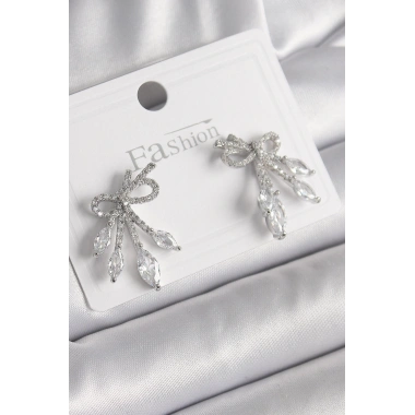 Pirinç Gümüş Renk Zirkon Taşlı Düğüm Model Damla Zirkon Taşlı Kadın Küpe