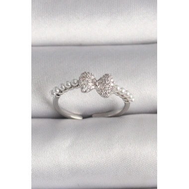 Pirinç Gümüş Renk Zirkon Taşlı Fiyonk İnci Detay Ayarlanabilir Yüzük