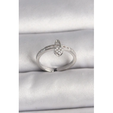 Pirinç Gümüş Renk Zirkon Taşlı İnci Detaylı Kilit Kalp Model Ayarlanabilir Yüzük