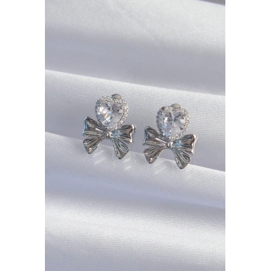 Pirinç Gümüş Renk Zirkon Taşlı Kalp Model Fiyonk Küpe