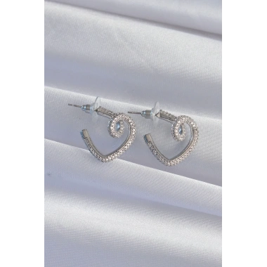 Pirinç Gümüş Renk Zirkon Taşlı Kıvrımlı Yarım Kalp Küpe